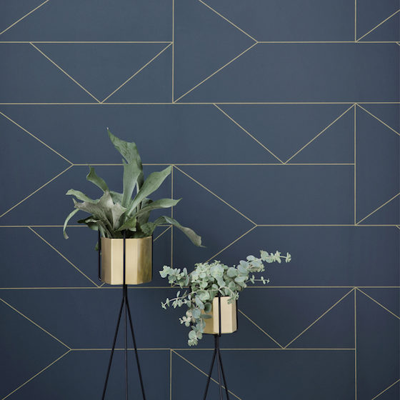 Ferm tapet 171 Lines Dark Blue - Køb Ferm Living tapet online her