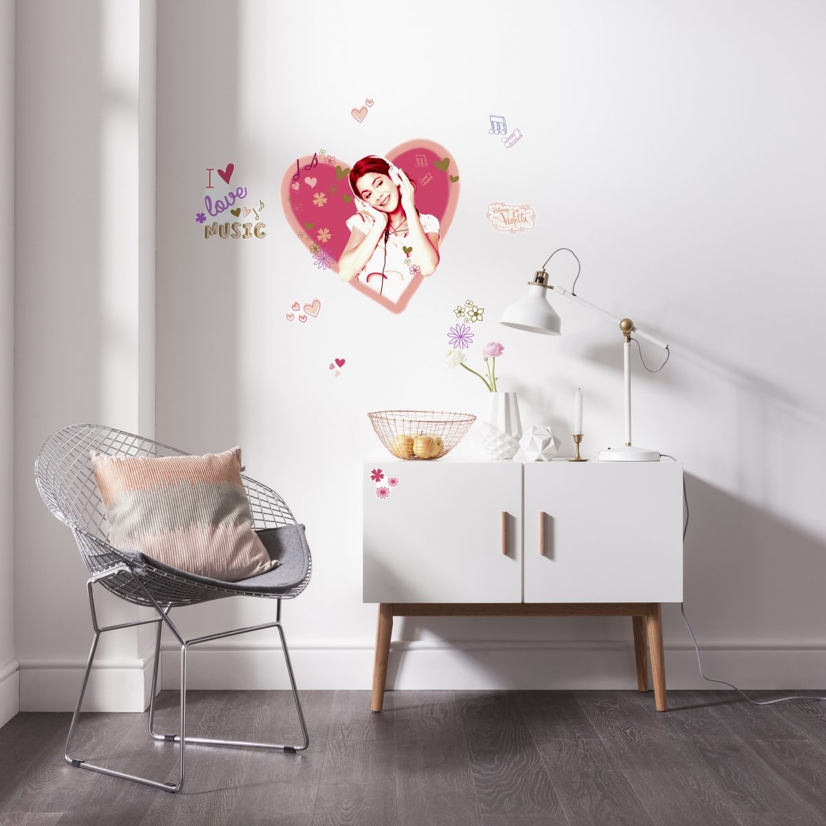 Violetta Disney wallsticker - Køb flot klistermærke med Violetta online