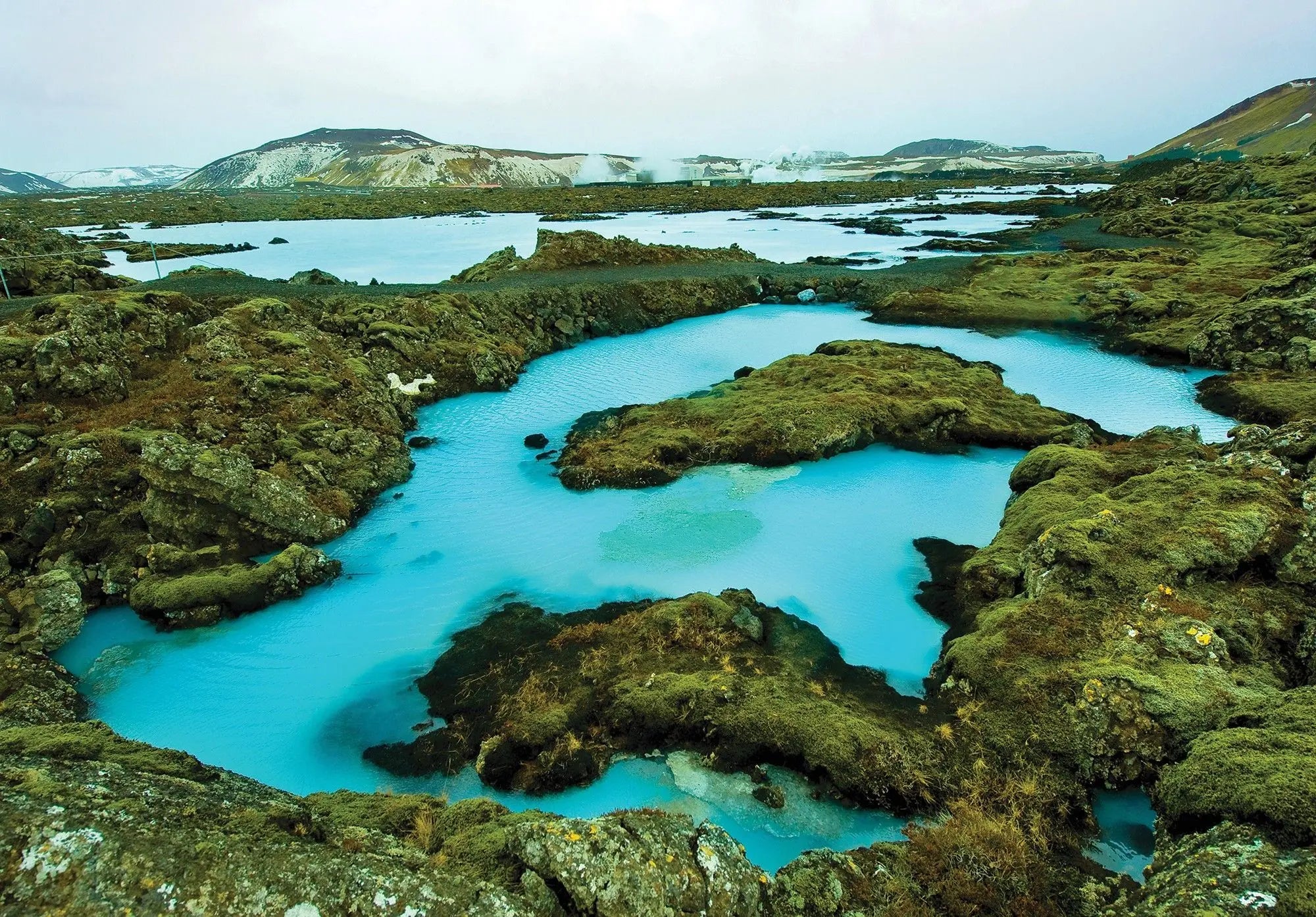 Billede 1 af Fototapet - Blå geotermiske søer med lavasten i Island