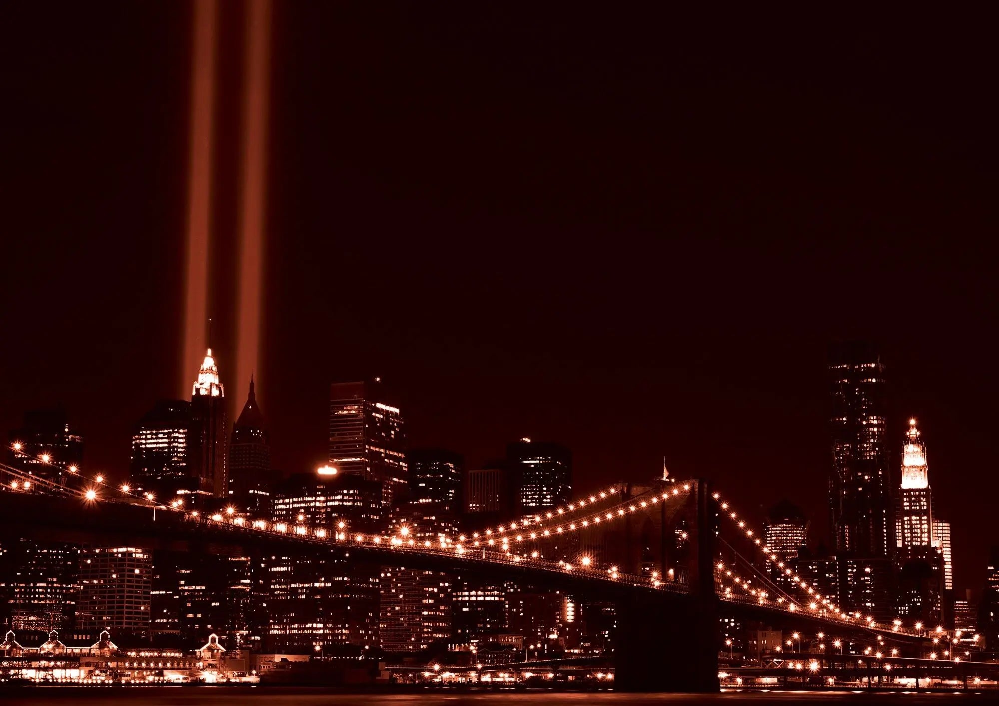 Billede 1 af Fototapet - Brooklyn Bridge New York med lysstråler ved natten