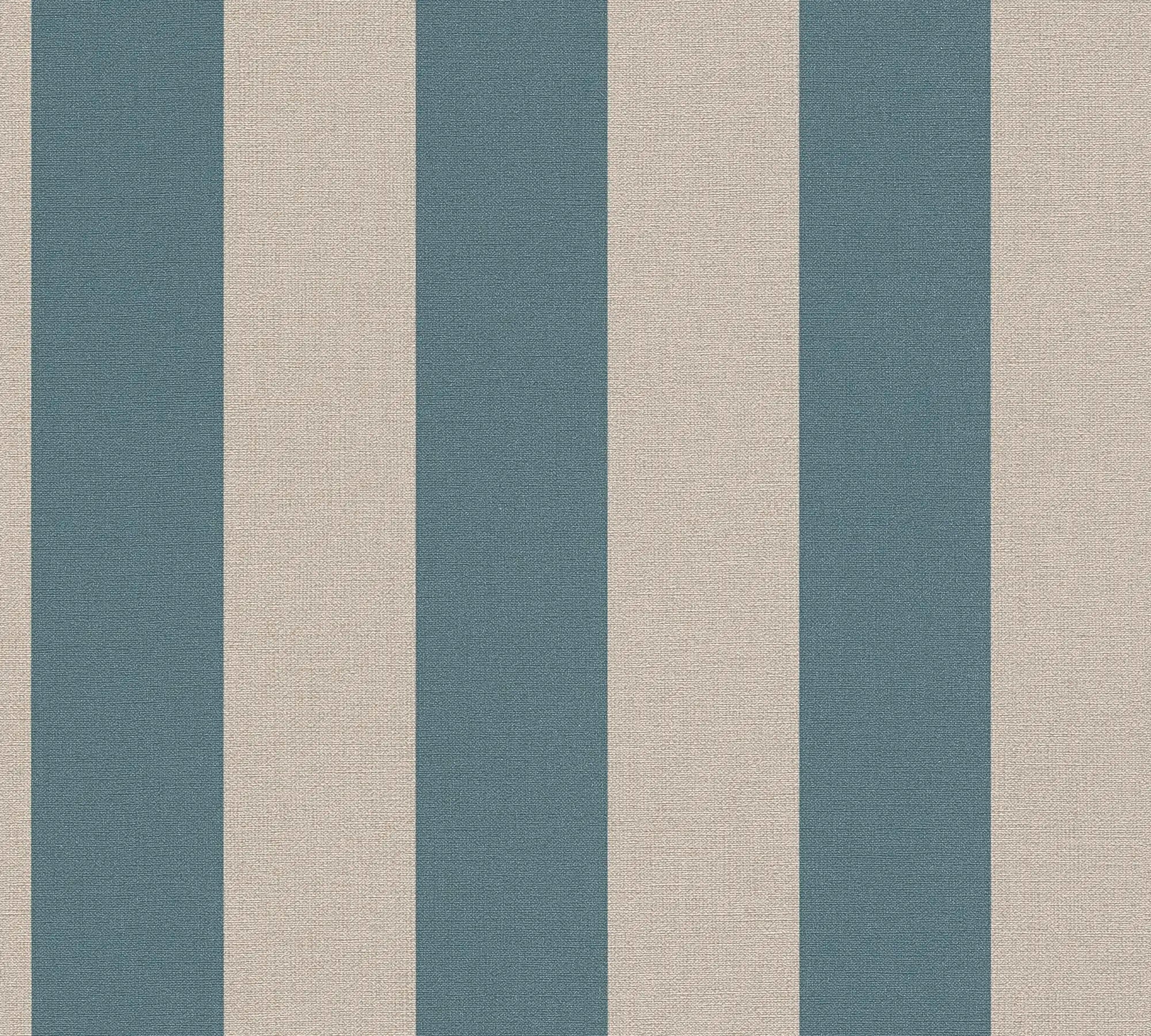 Detaljeret visning af Coastal Stripes: Ocean Breeze tapet med blå og hvide striber.