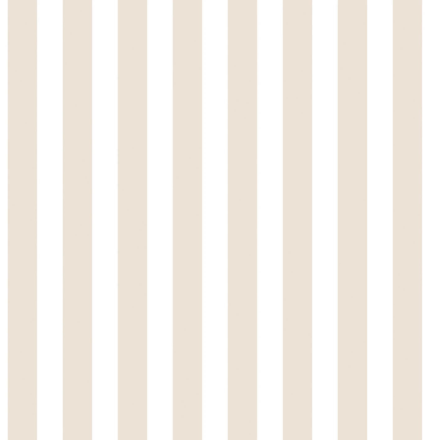 Nærbillede af tapetet Stripe Stroll - Cream Dream, der viser et mønster af lodrette, cremefarvede striber.