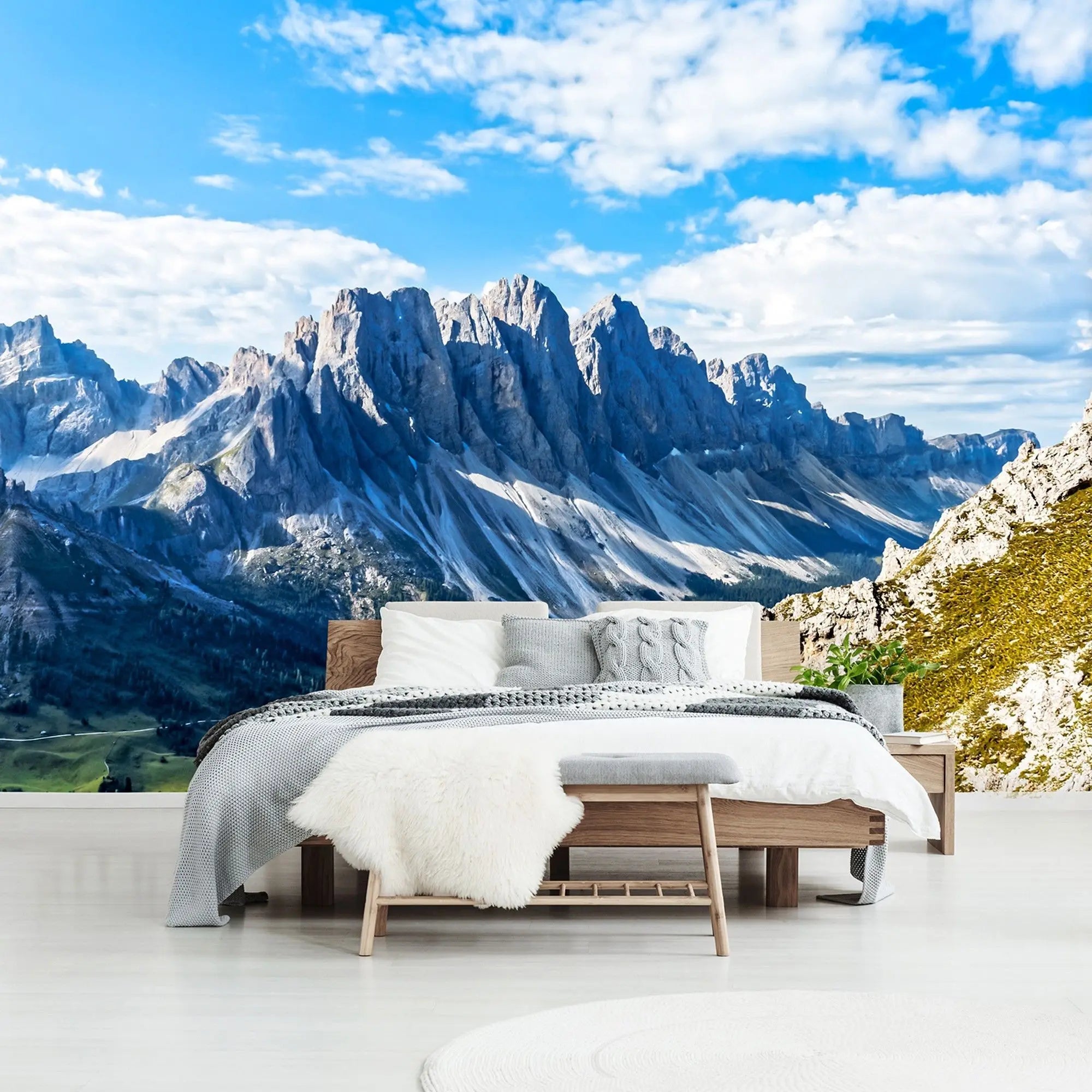 Billede 2 af Fototapet - Dolomitbjergene under blå himmel med få skyer