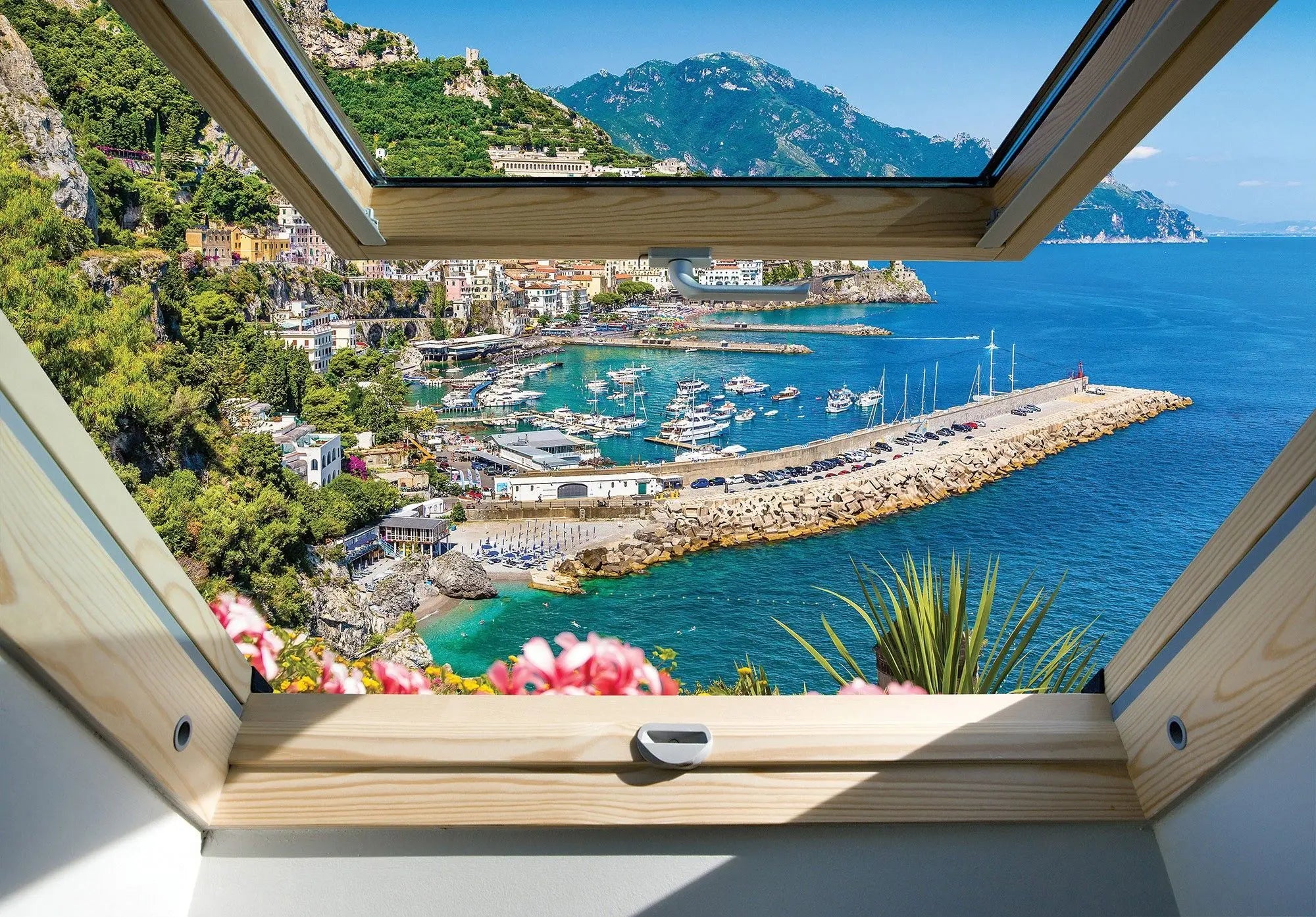 Billede 1 af Fototapet - Havn med både og bjerge set gennem åbent vindue i Amalfi, Italien