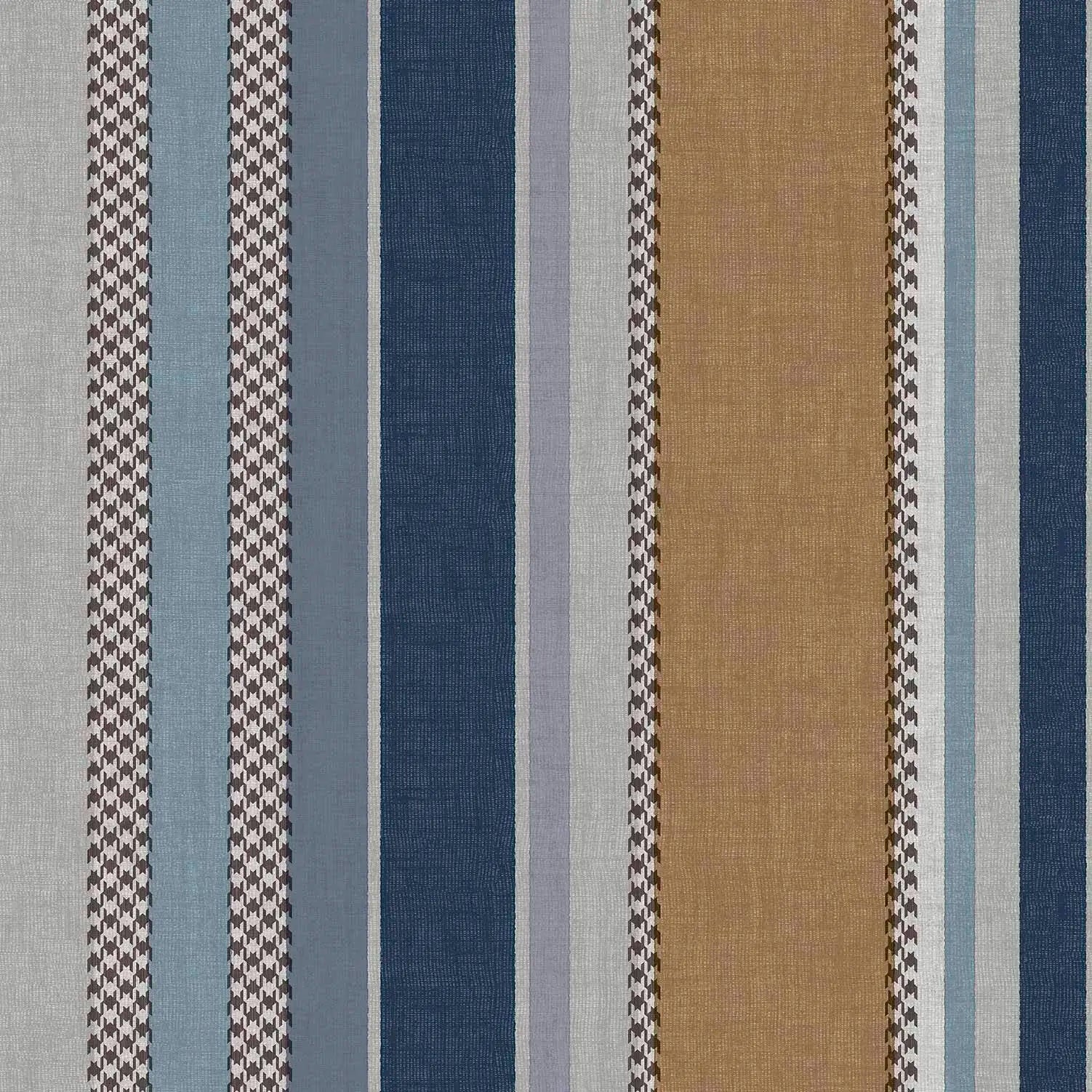 Isaan Stripes - Maritime tapet med vertikale striber i blå, beige, grå og brune nuancer. Tapetdesign fra Nicetapet.dk.