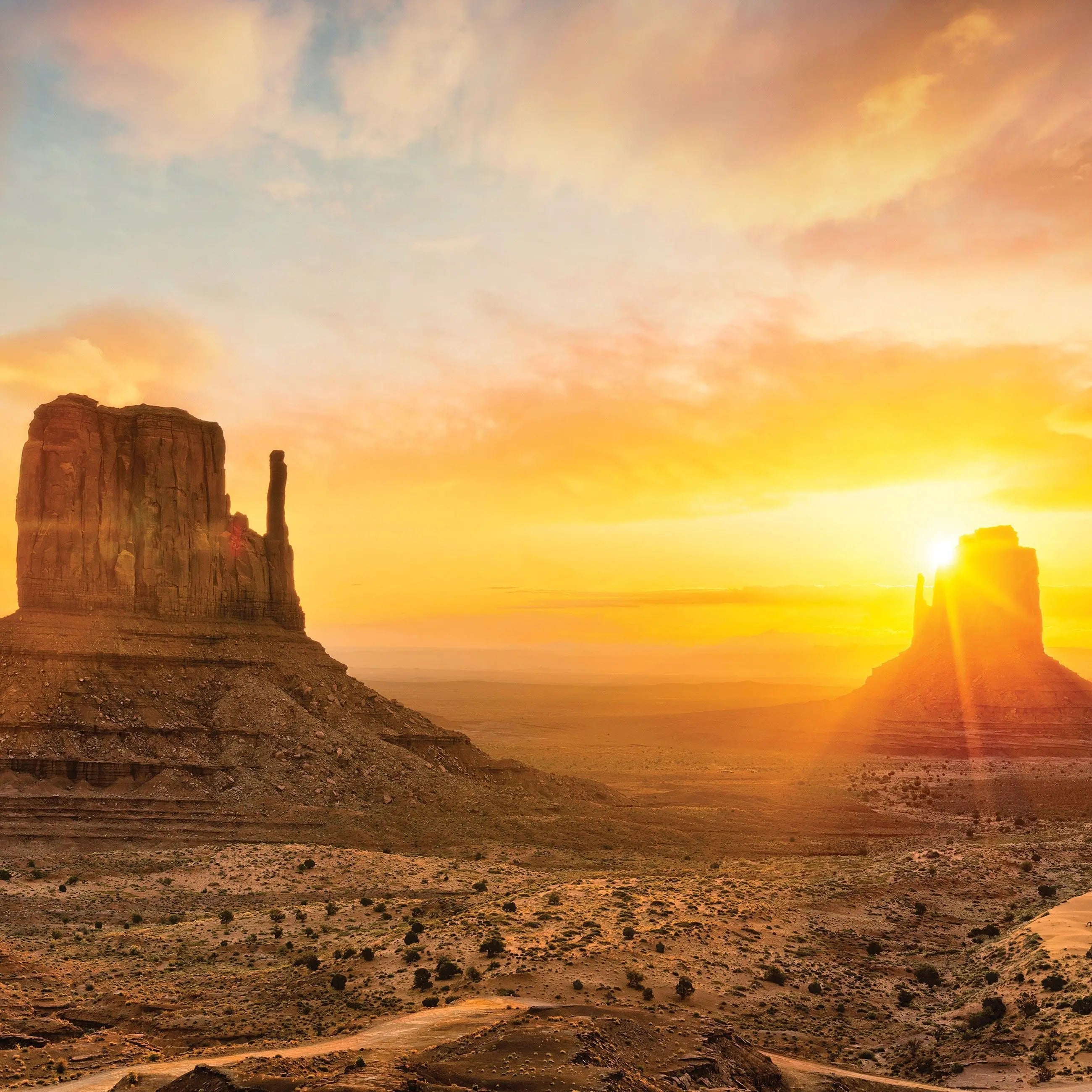 Billede 8 af Fototapet - Monument Valley ved solnedgang