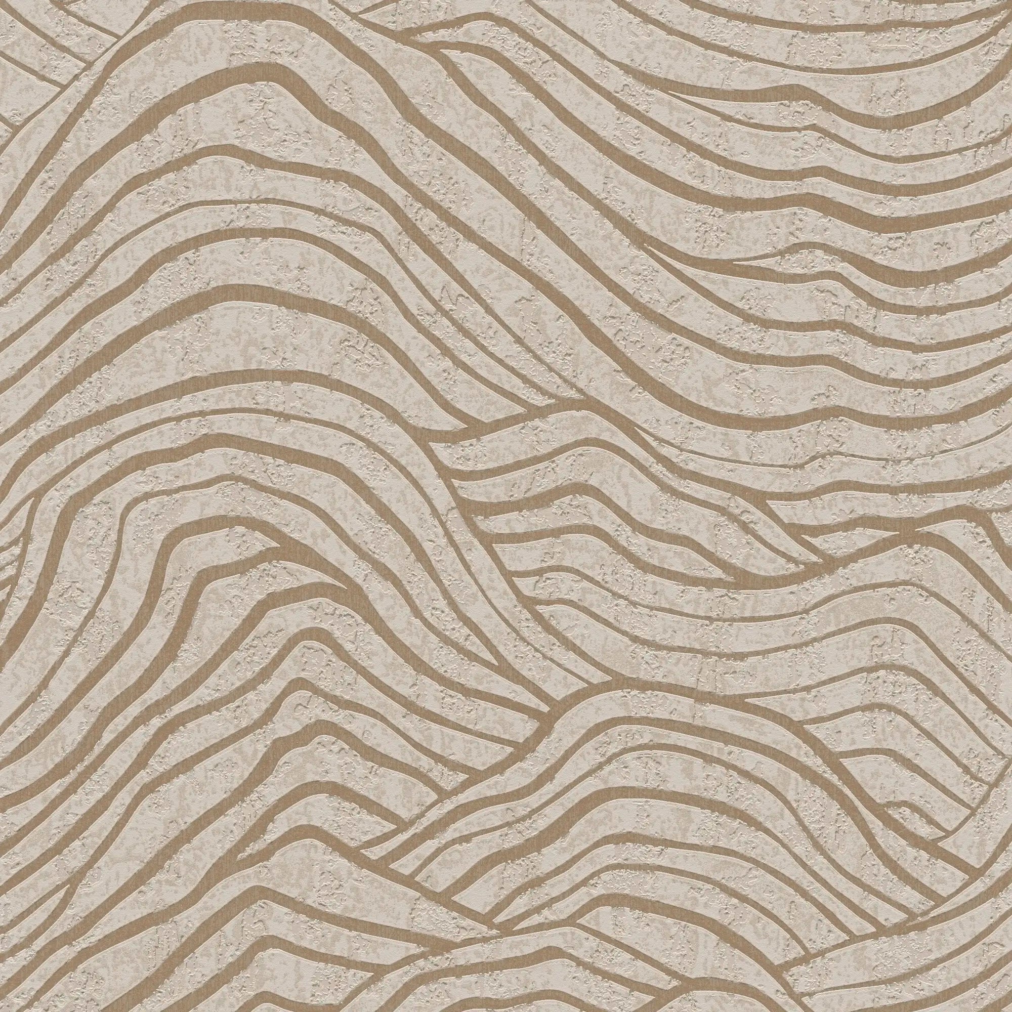 Tæt på visning af tapet 'Mountain Lines - Sandstone' med abstrakte linjer i beige og sandfarver.