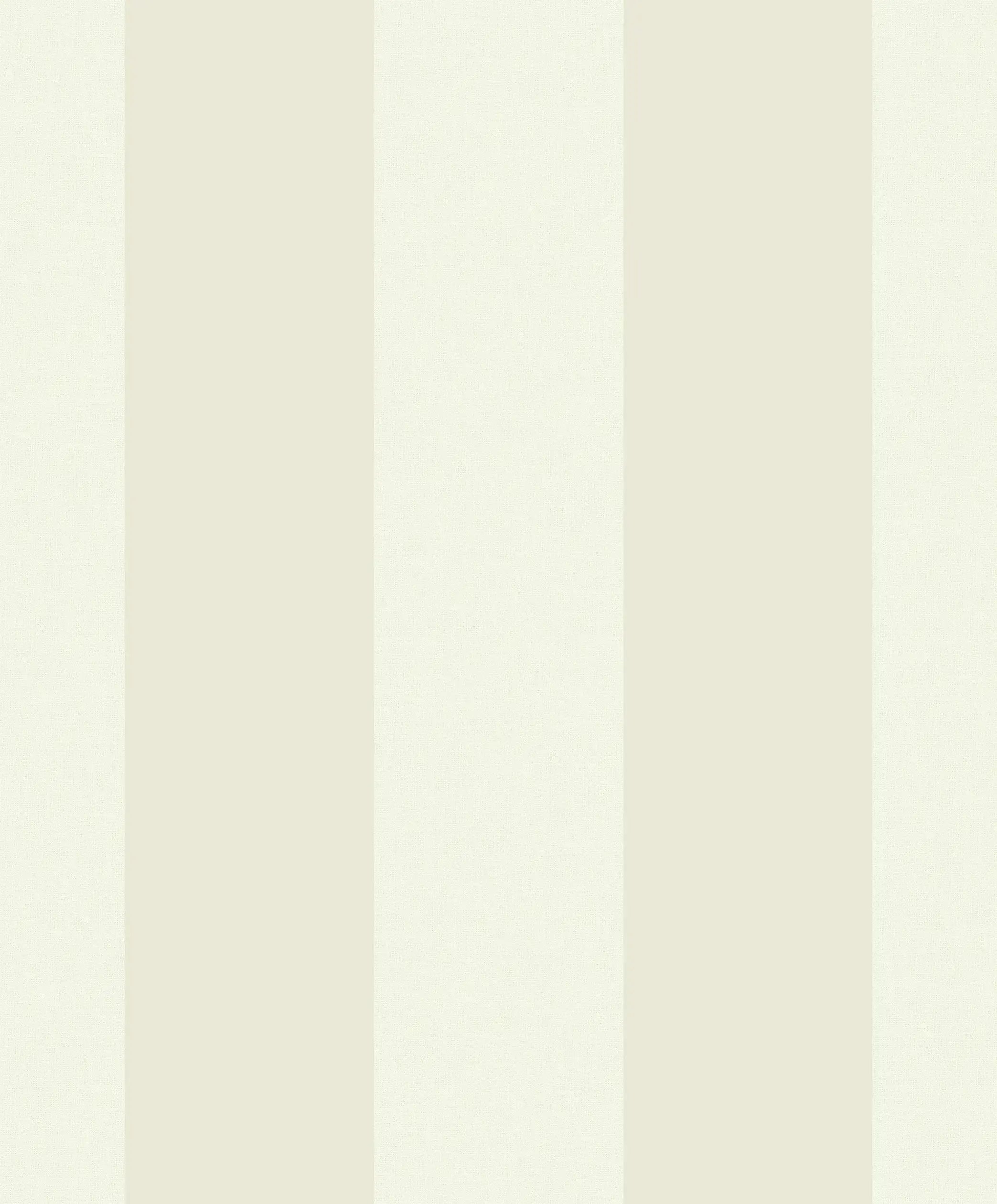 En rolig tapet fra Peles Stripes med brede, vertikale striber i lys beige og cremefarver, set i tapetmønster fra Nicetapet.dk.