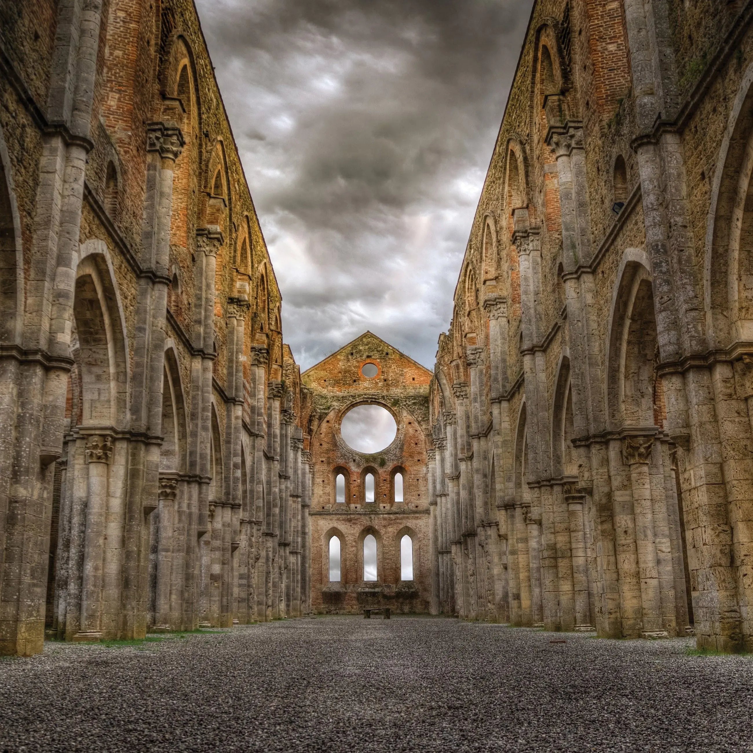 Billede 11 af Fototapet - Ruiner af San Galgano kloster i Toscana, Italien