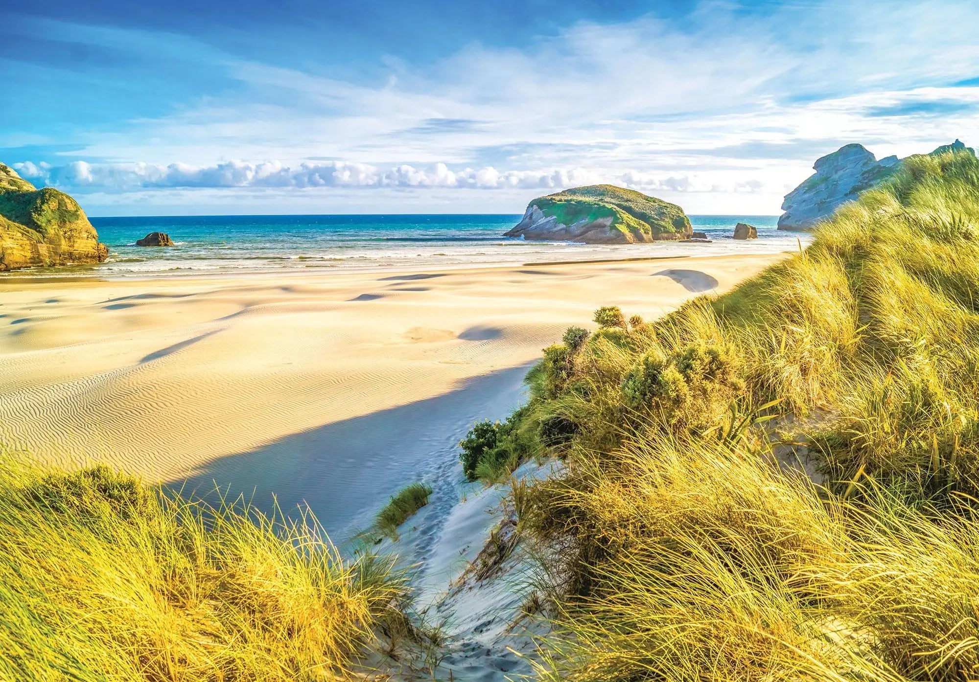 Billede 1 af Fototapet - Sandstrand med klitter og hav på solrig dag