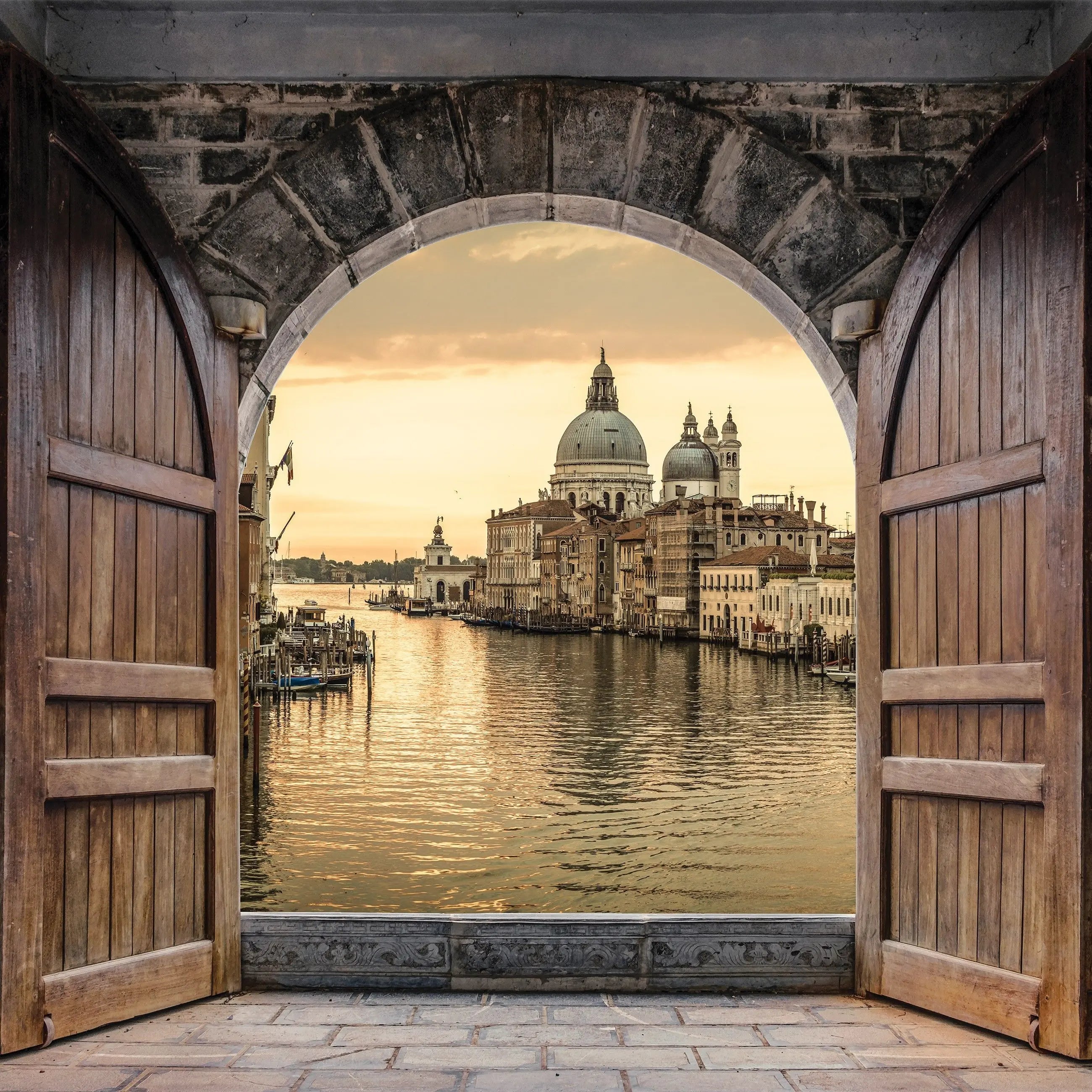 Billede 8 af Fototapet - Santa Maria della Salute i Venedig set gennem bue