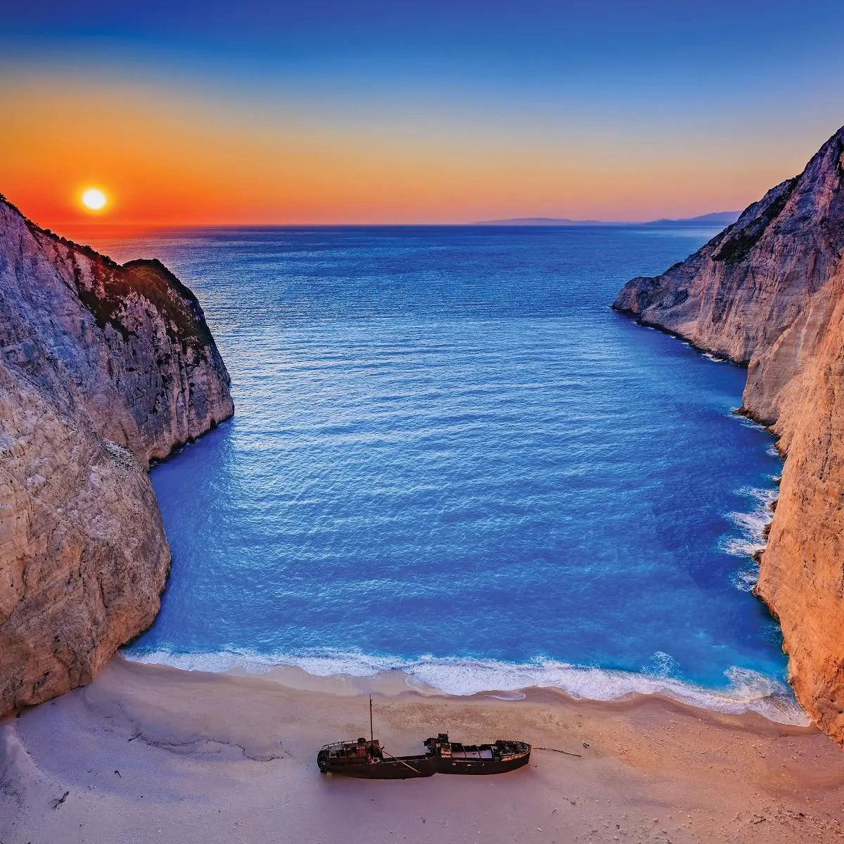 Billede 7 af Fototapet - Skibsvrag på Navagio-stranden ved solnedgang, Zakynthos, Grækenland