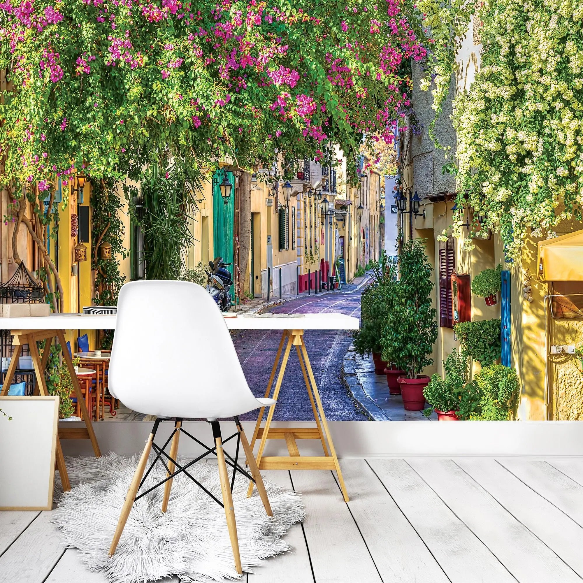 Billede 4 af Fototapet - Smal brolagt gade i Athen med blomstrende bougainvillea