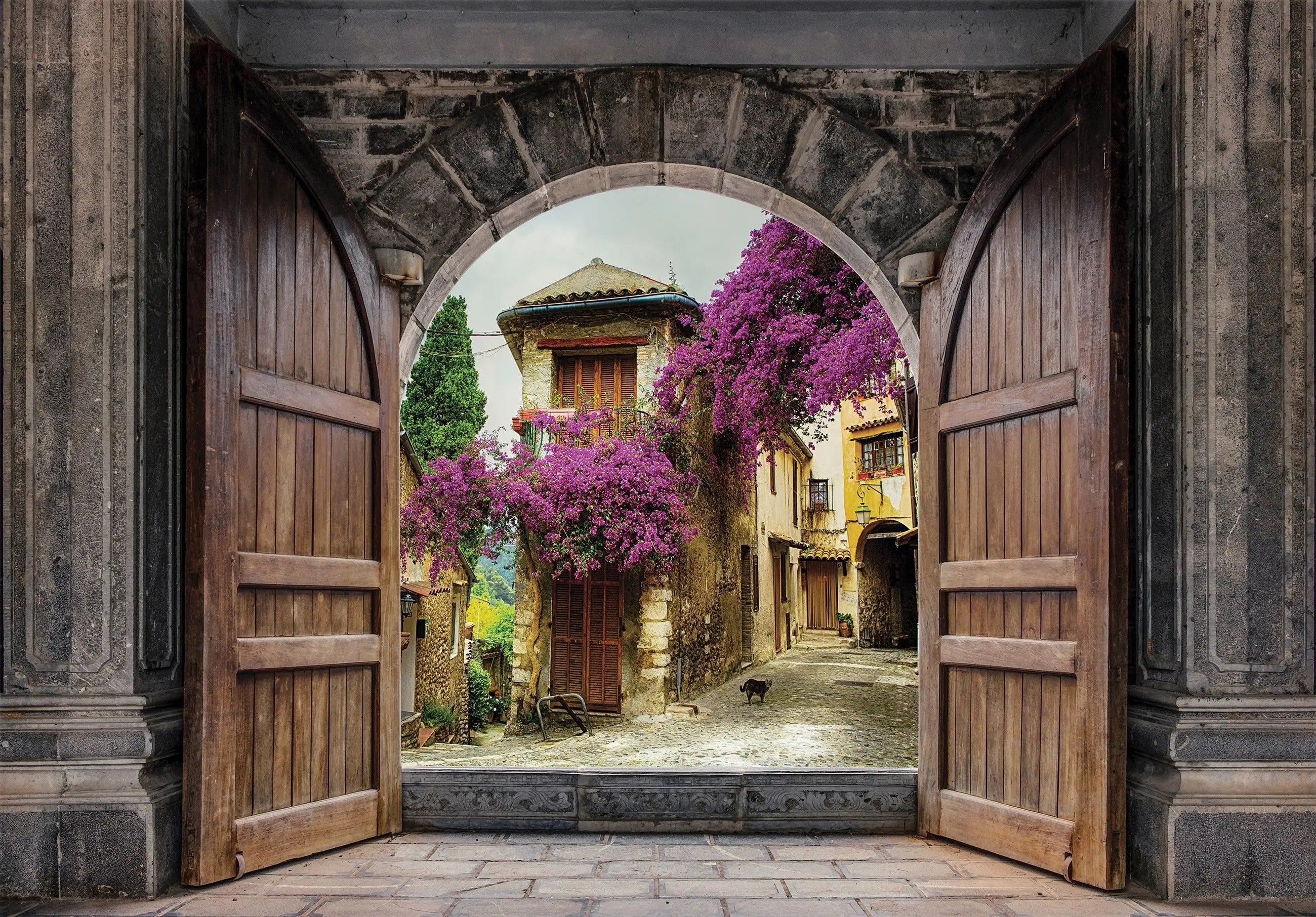 Billede 1 af Fototapet - Stenbuer med træporte og blomstrende bougainvillea