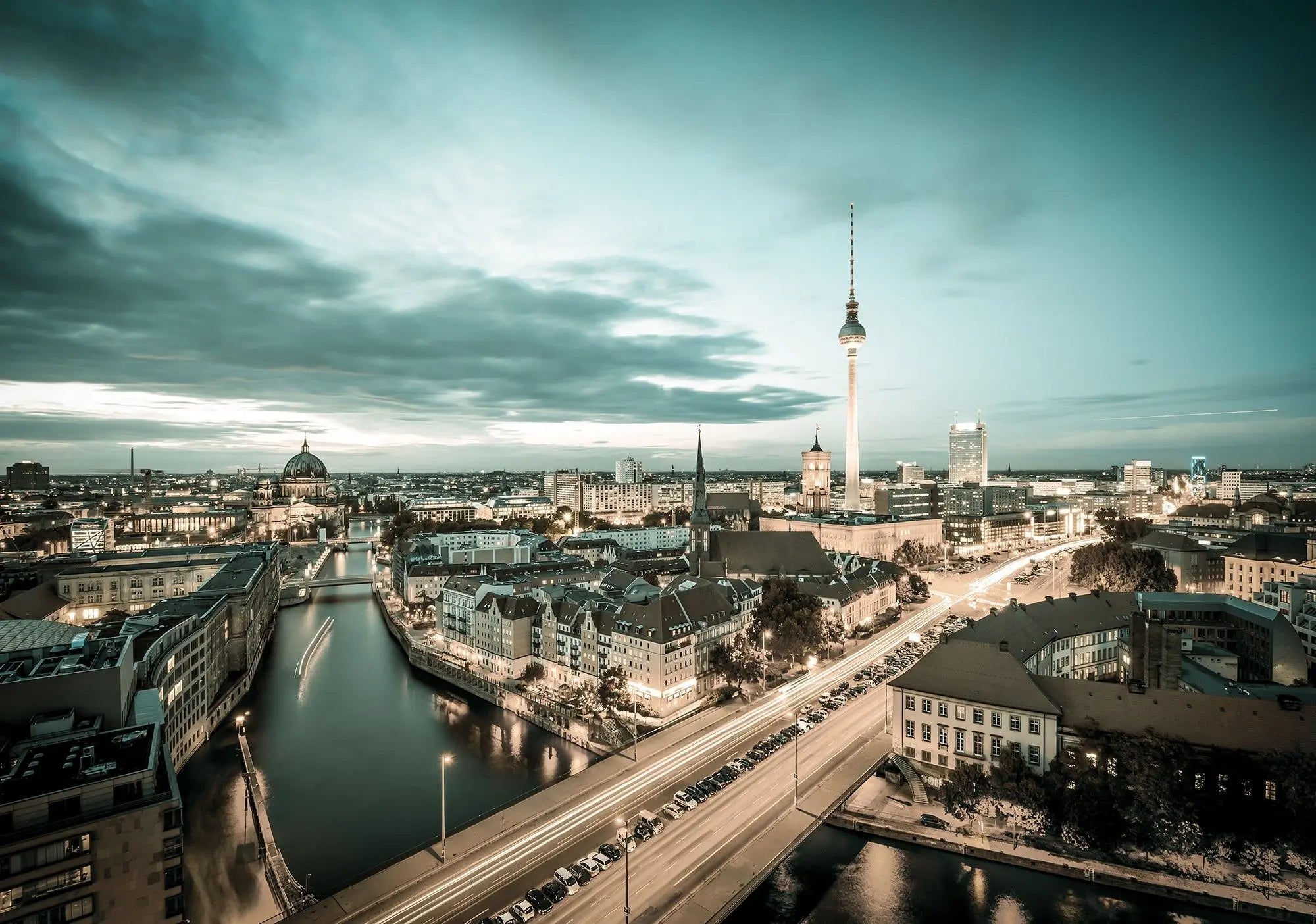 Billede 5 af Fototapet - TV-tårnet og bylandskab i Berlin ved aften