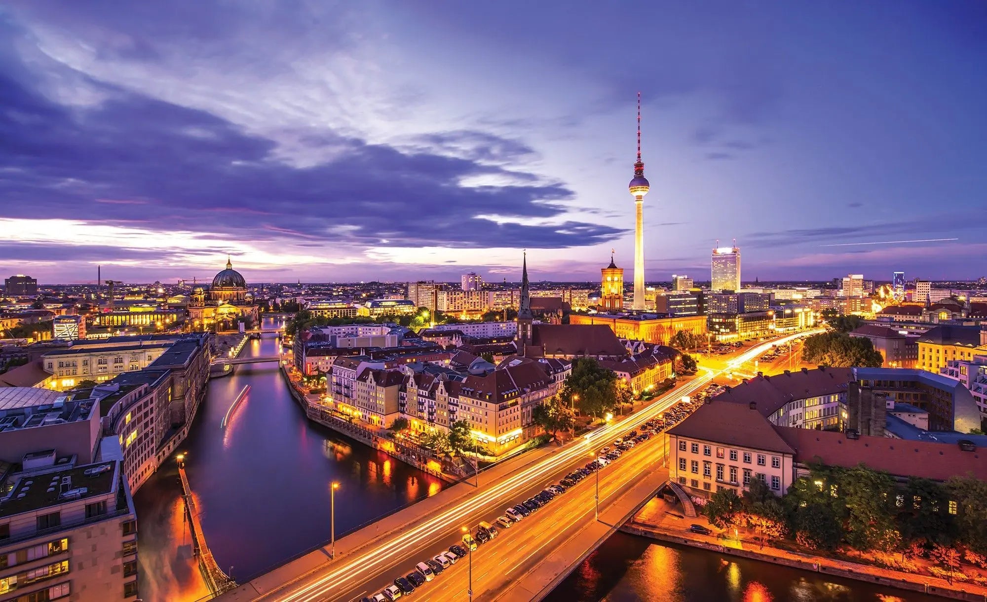 Billede 1 af Fototapet - Udsigt over Berlin med tv-tårnet om aftenen