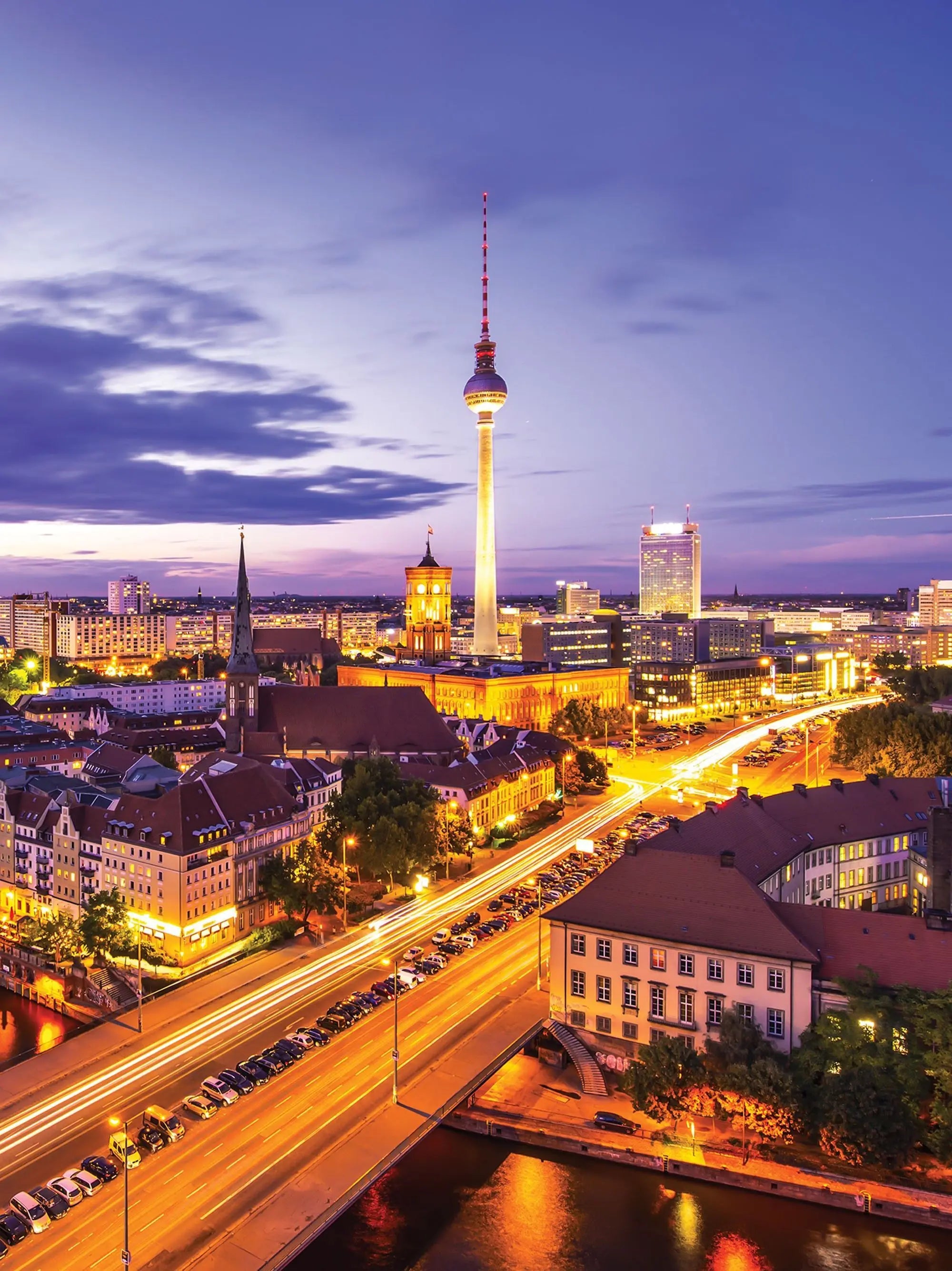 Billede 7 af Fototapet - Udsigt over Berlin med tv-tårnet om aftenen