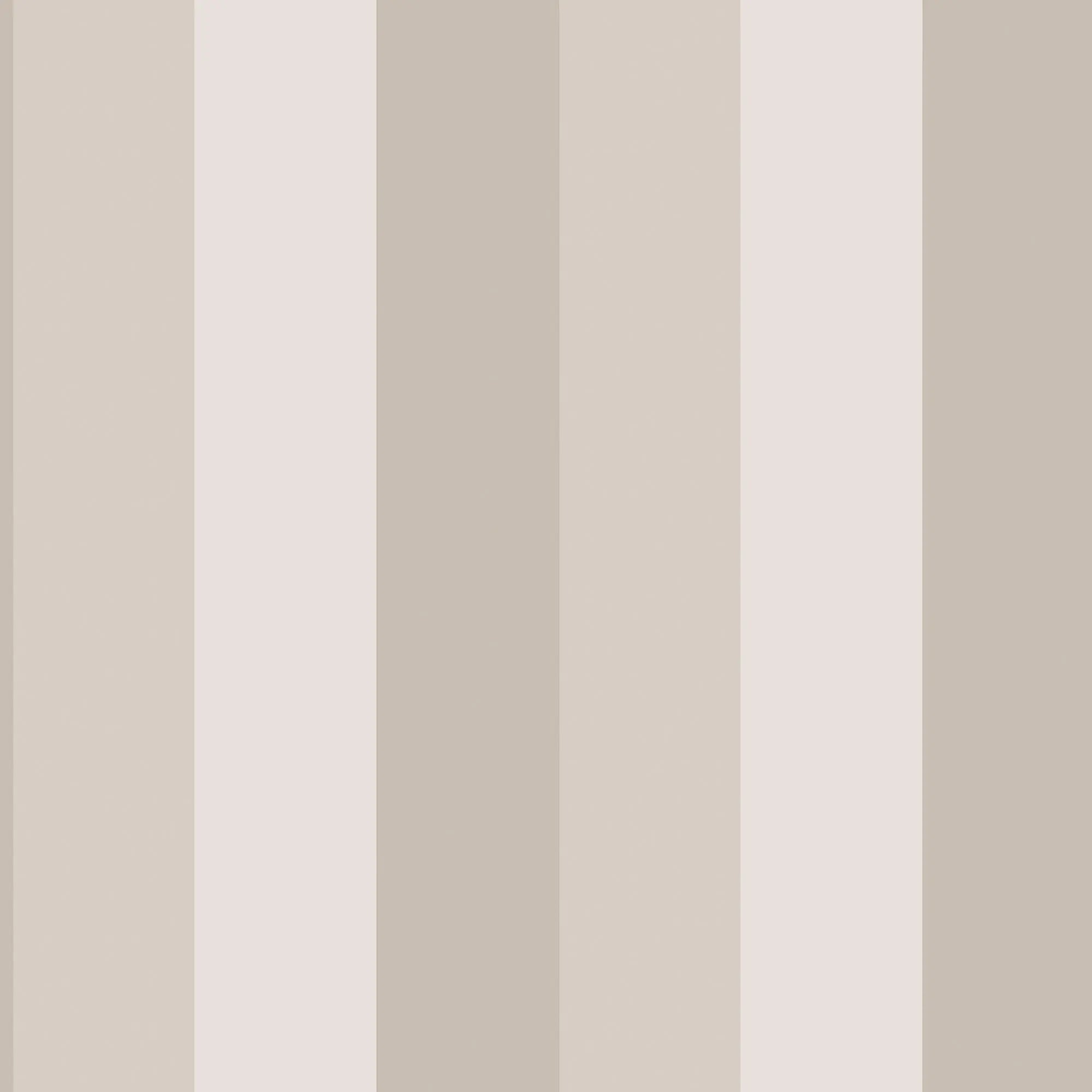 Nærbillede af 'Veiled Stripes - Sandstone' tapet med brede lodrette striber i beige og hvide toner.