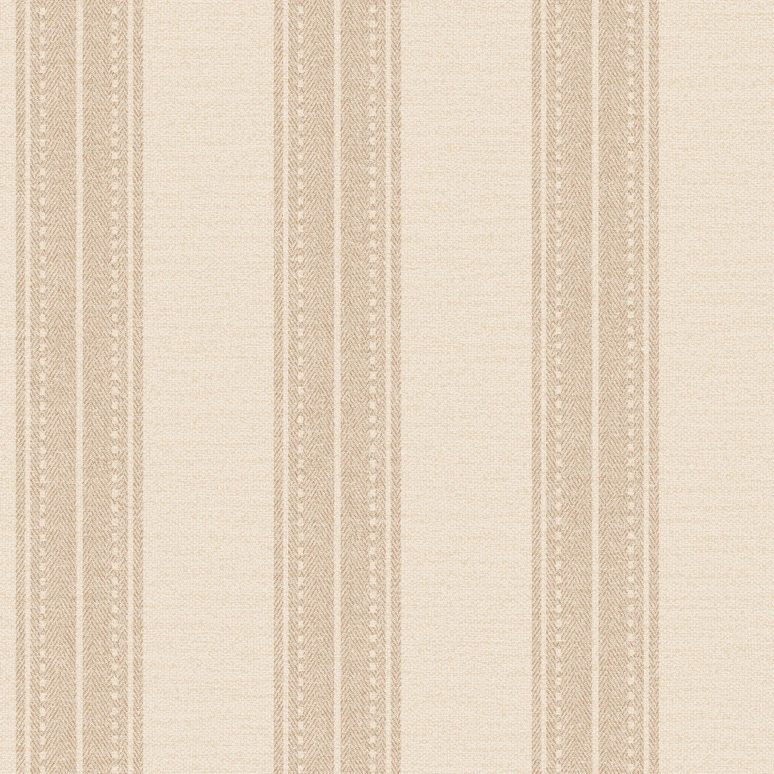 Detaljeret visning af Yuste Stripe - Coral tapet med lodrette striber i beige og koral nuancer.